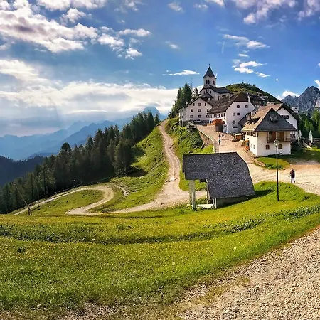 Rifugio Al Santuario Tarvisio